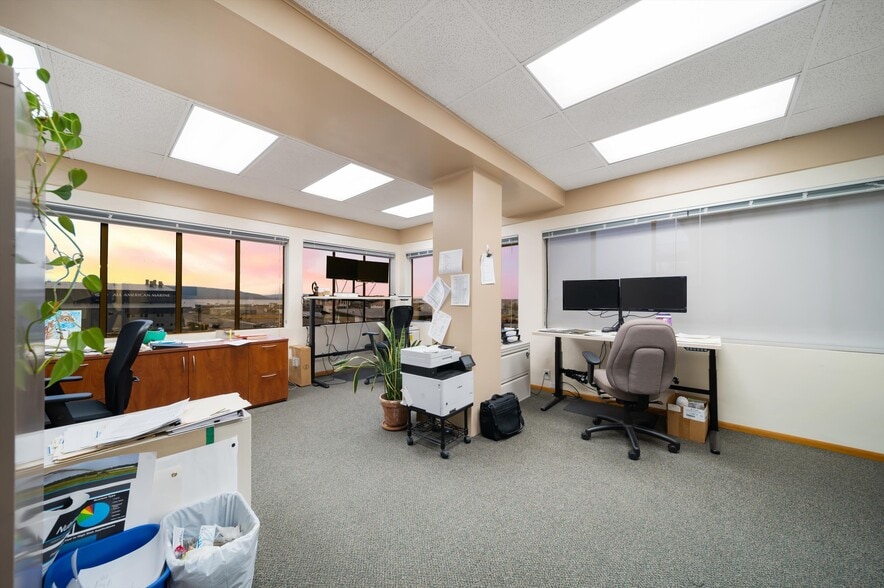 More Photos Of 1111 W Holly St, Bellingham Office For Lease
