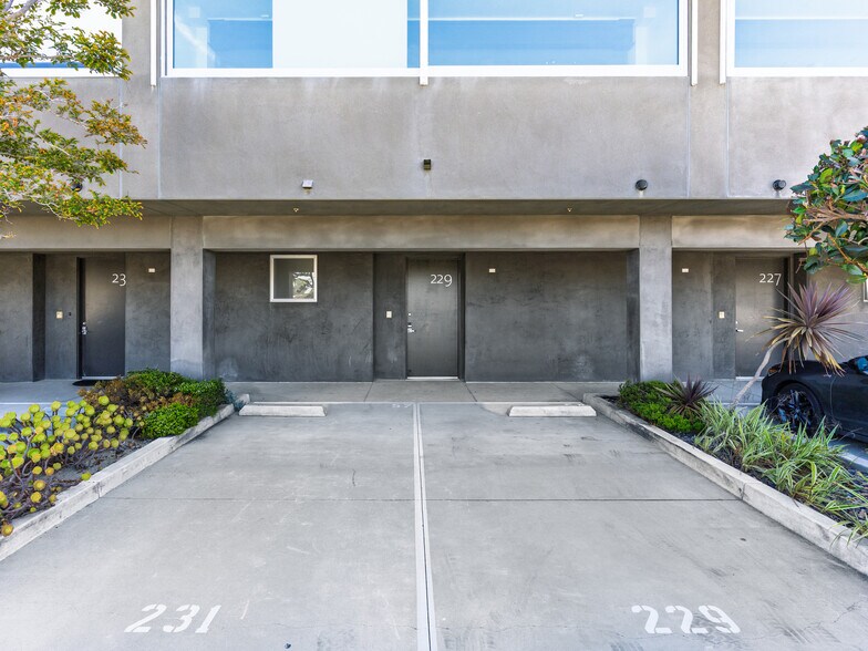 More Photos Of 215-237 California St, El Segundo Loft Creative Space For Sale