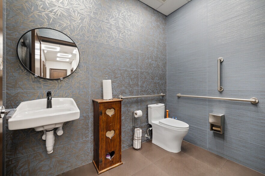 More Photos Of 5-28 Indian Rock, Suffern Unknown For Lease