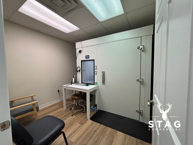 More Photos Of 2540 Lillian Miller Pky, Denton Office For Lease