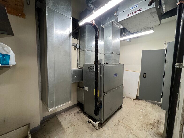 More Photos Of 435-437 Broadway, Bayonne Bank For Lease