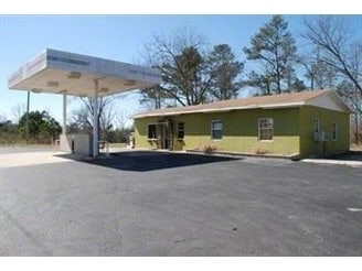 Primary Photo Of 145-155 Alabama St, Addison Service Station For Lease