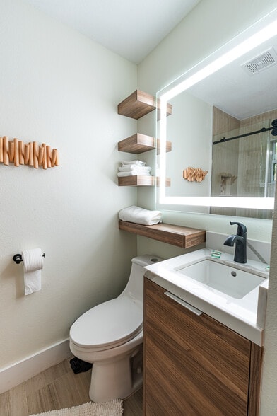 More Photos Of 2502 Tamarind Dr, Hutchinson Island Hotel For Sale