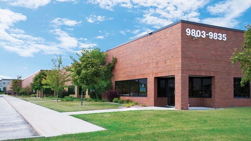 More Photos Of 9803-9835 S 13th St, Oak Creek Light Manufacturing For Lease