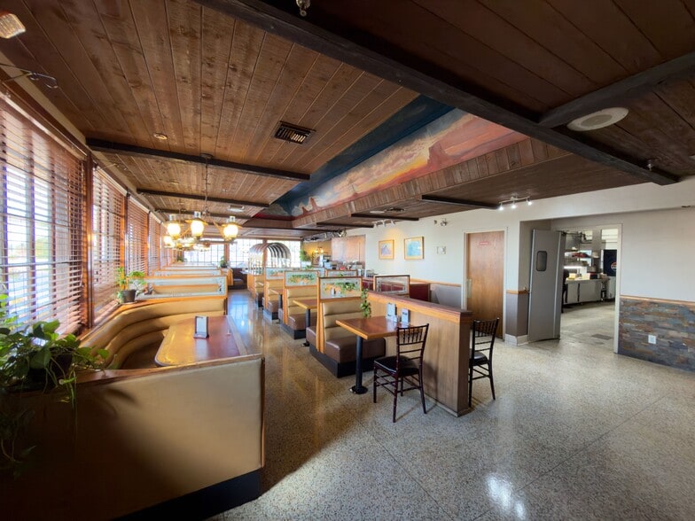 More Photos Of 8950 Laurel Canyon Blvd, Sun Valley Restaurant For Lease