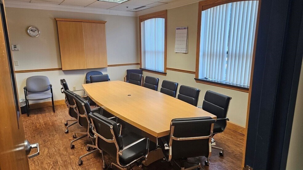 More Photos Of 115 Mendon St, Bellingham Medical For Sale