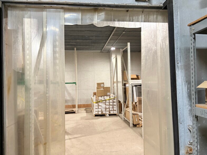 More Photos Of 200 E 2nd St, Rochester Freestanding For Lease