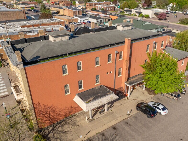 More Photos Of 122 S Minnesota Ave, Saint Peter Apartments For Sale