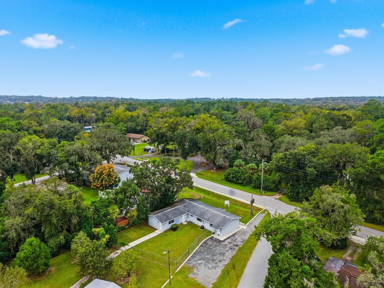 More Photos Of 1340 Howell Ave, Brooksville Office For Sale