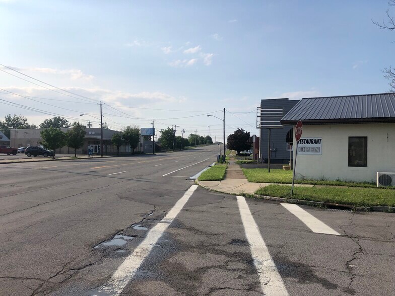 More Photos Of 2301 Hyde Park Blvd, Niagara Falls Restaurant For Sale