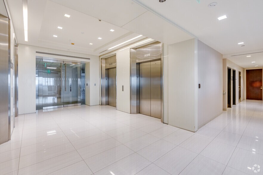 More Photos Of 550 Biltmore Way, Coral Gables Office For Lease