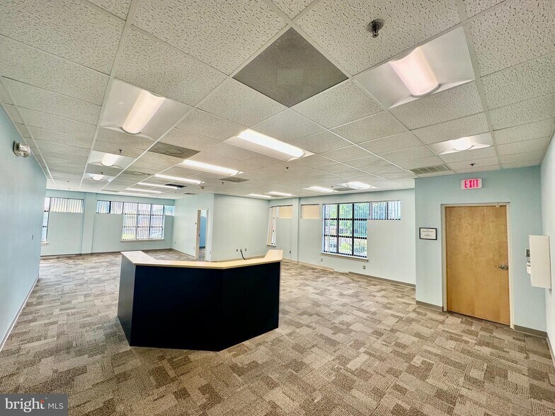 More Photos Of 1201 Pemberton Dr, Salisbury Medical For Lease