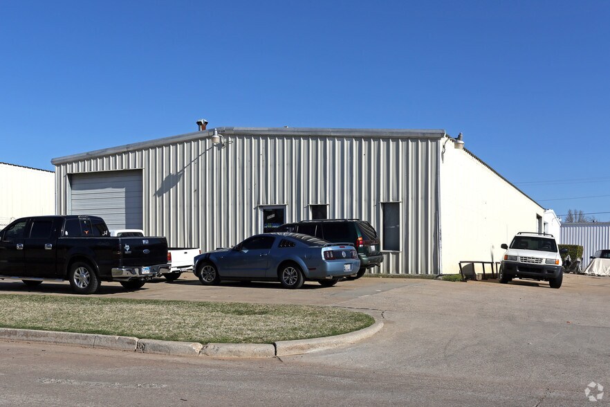 More Photos Of 7700 Melrose Ln, Oklahoma City Unknown For Lease