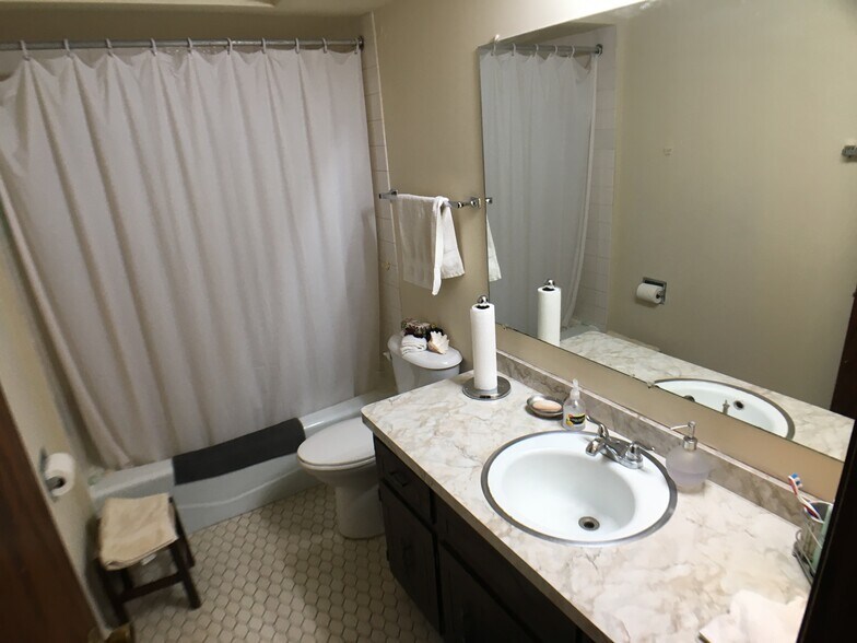 More Photos Of 6811 Pershing Rd, Stickney Apartments For Sale