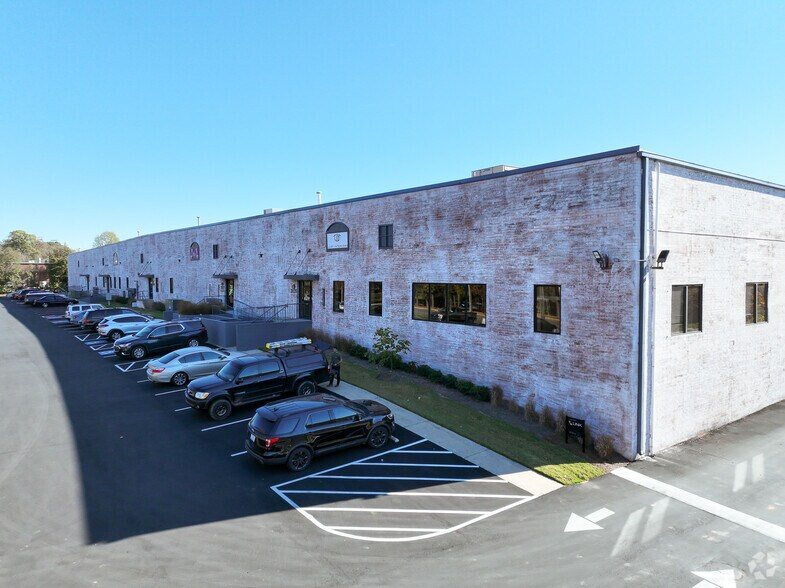 More Photos Of 4101 Revolution Park Dr, Charlotte Unknown For Lease