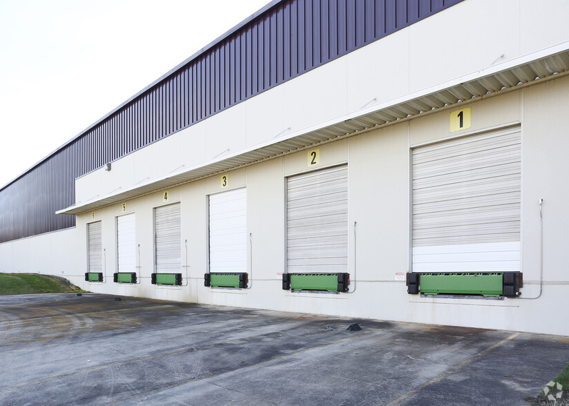 More Photos Of 600 Greenway Industrial Dr, Fort Mill Distribution For Lease