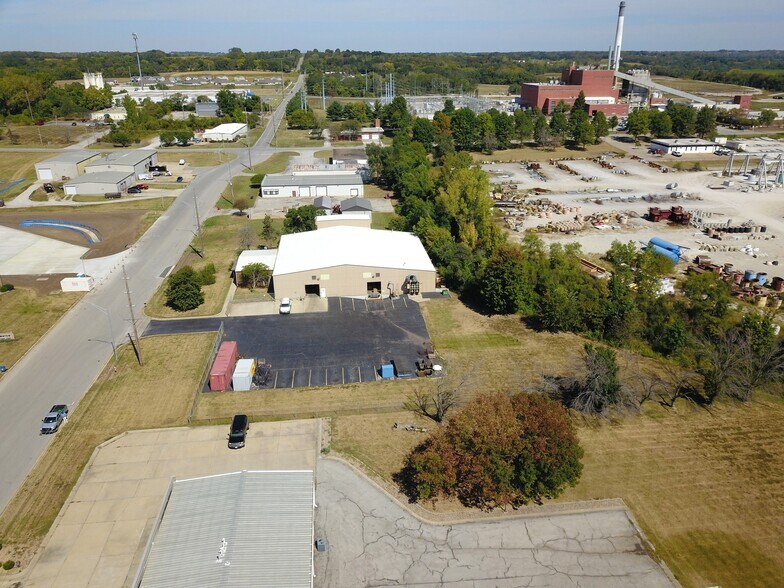 More Photos Of 1211 S Powell Rd, Independence Manufacturing For Lease