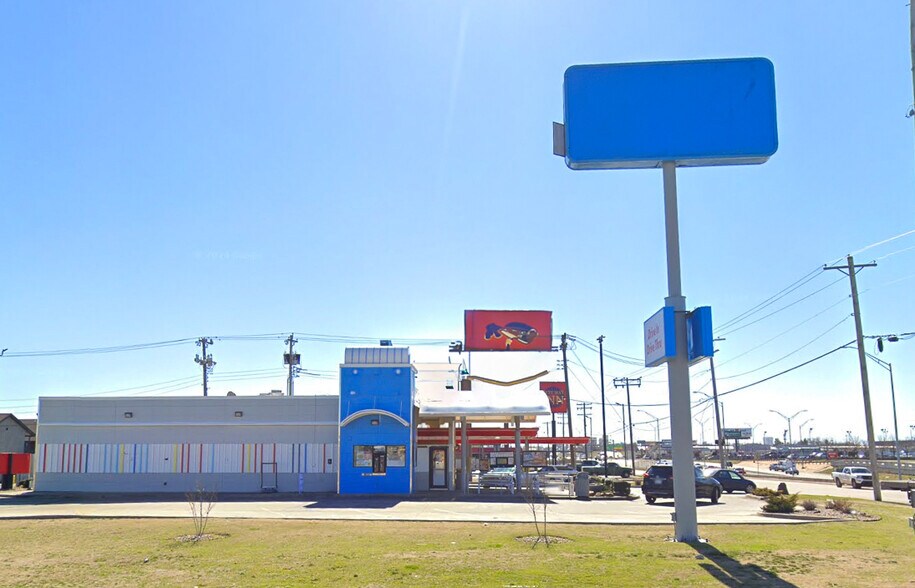 More Photos Of 3000 S I 35 Service Rd, Oklahoma City Fast Food For Lease