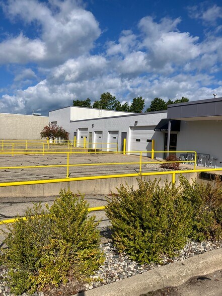 More Photos Of 215 Charles St, Holland Manufacturing For Lease