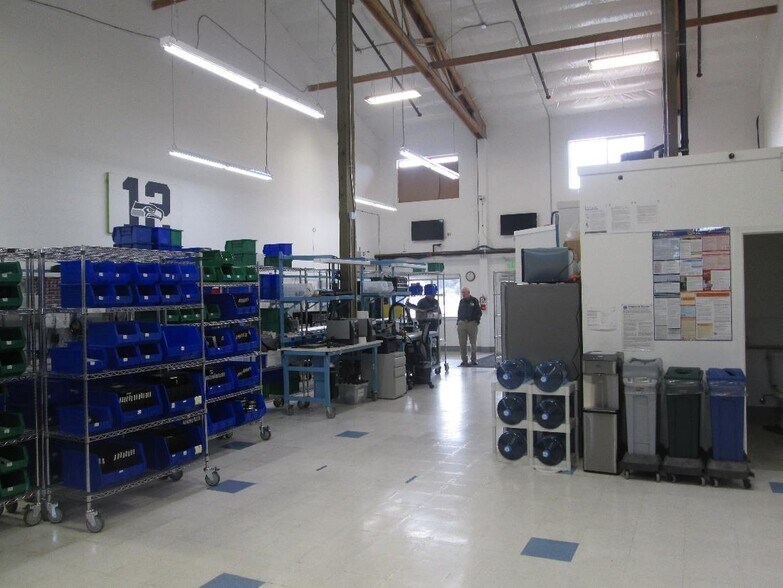 More Photos Of 2693 Delta Ring Rd, Ferndale Warehouse For Lease