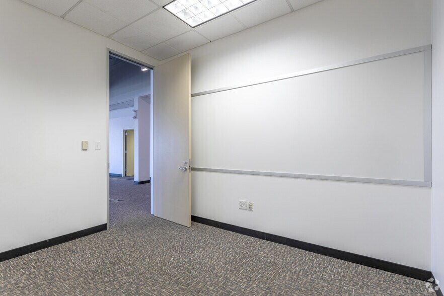 More Photos Of 1703 N Plano Rd, Richardson Unknown For Lease