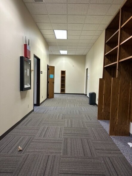 More Photos Of 200 E North St, Crown Point Office For Lease
