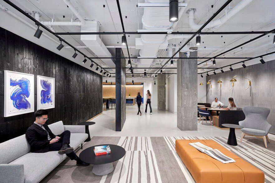 More Photos Of 1735 N Lynn St, Arlington Office For Lease