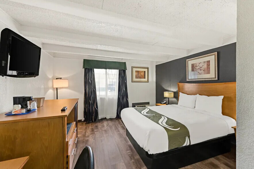More Photos Of 3537 W Broadway, Council Bluffs Hotel For Sale