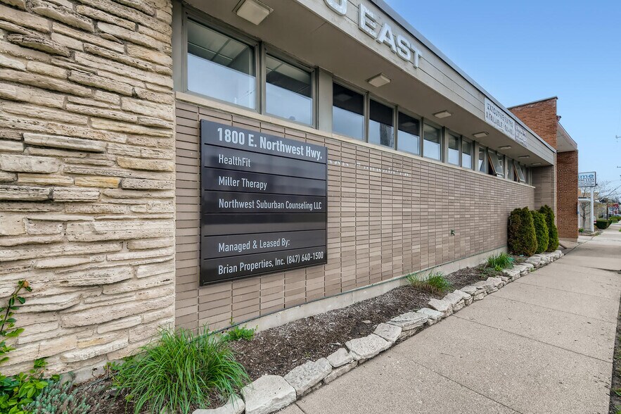 More Photos Of 1800 E Northwest Hwy, Arlington Heights Office For Lease