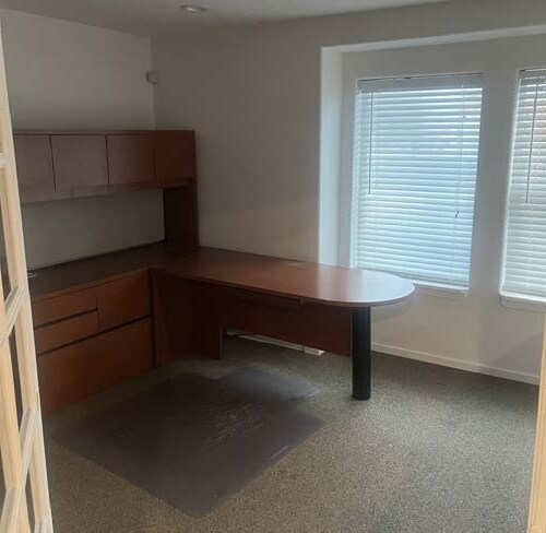 More Photos Of 11922 98th Ave NE, Kirkland Office For Sale