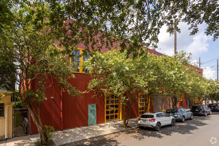 More Photos Of 3000 Royal St, New Orleans Storefront Retail Office For Lease