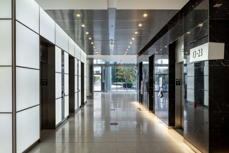 More Photos Of 222 N Pacific Coast Hwy, El Segundo Office For Lease