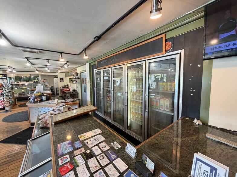 More Photos Of 3743 US Highway 9W, Highland Specialty For Sale