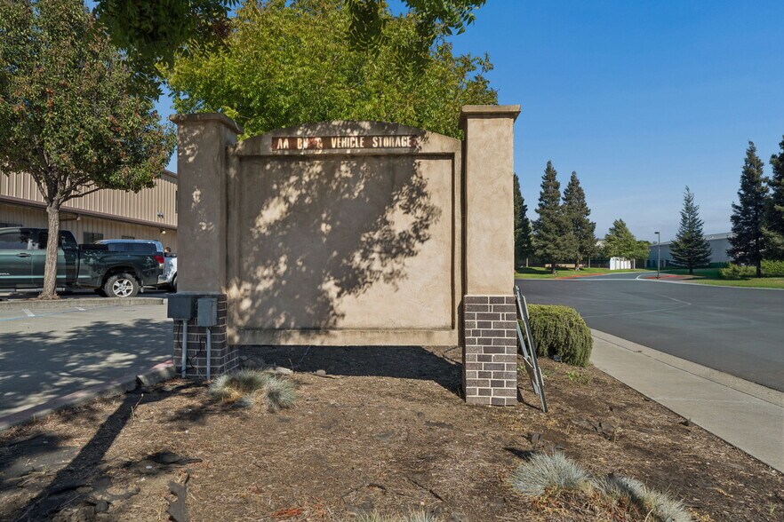 More Photos Of 2920 Industrial Ct, Fairfield Warehouse For Lease