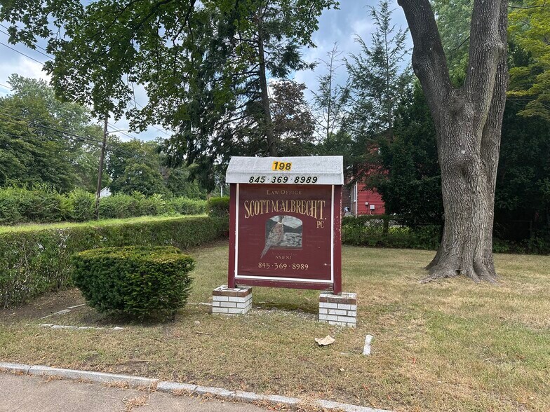 More Photos Of 198 Orange Ave, Suffern Office For Lease