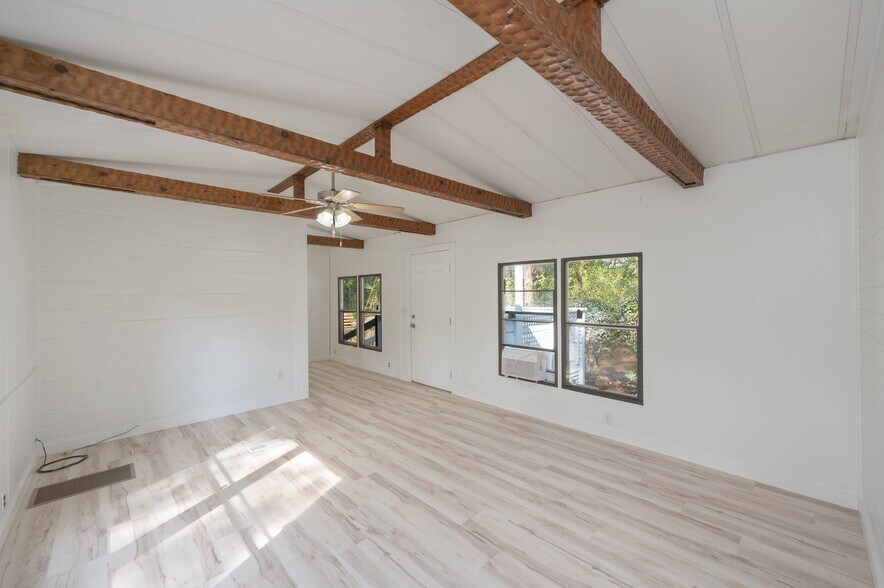 More Photos Of 341 Madison St, Freeport Multifamily For Sale