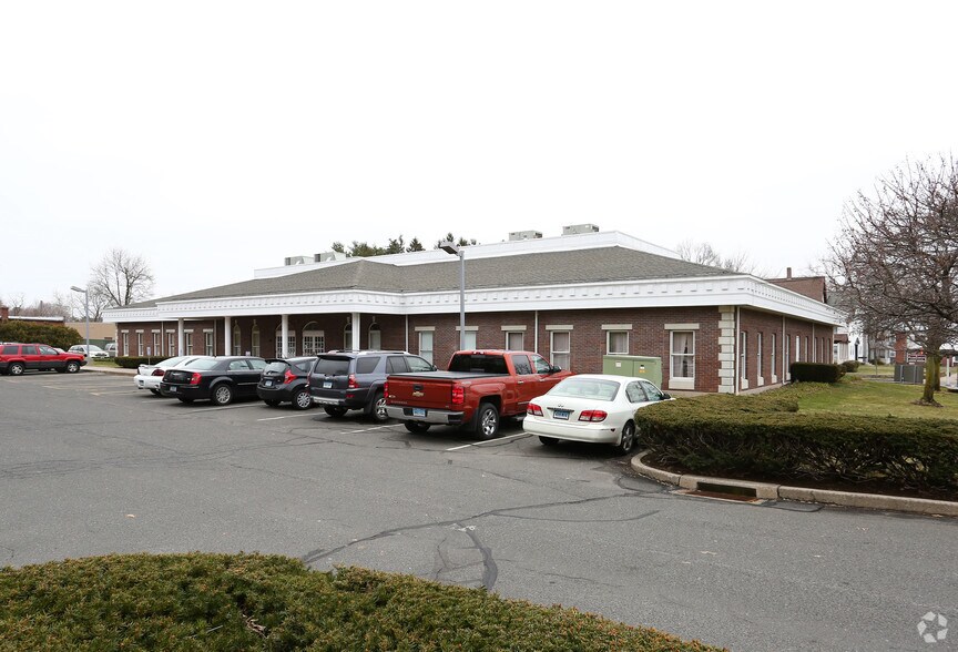 More Photos Of 7 N Washington St, Plainville Medical For Lease