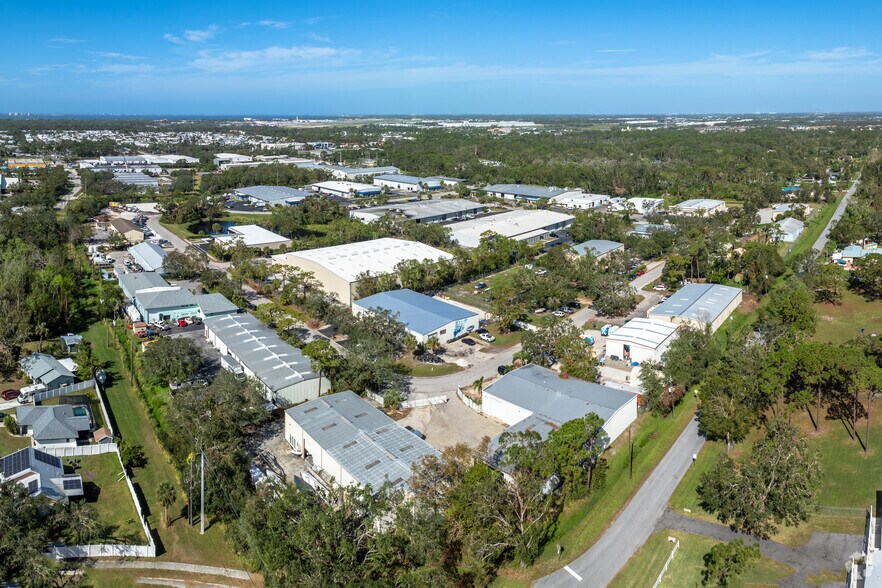 More Photos Of 2363 Industrial Blvd, Sarasota Unknown For Lease