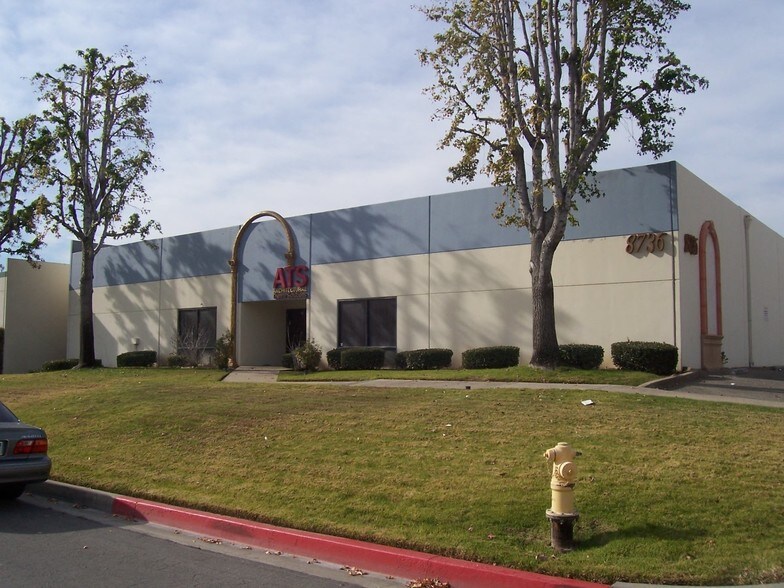 More Photos Of 8736 Lion St, Rancho Cucamonga Warehouse For Lease