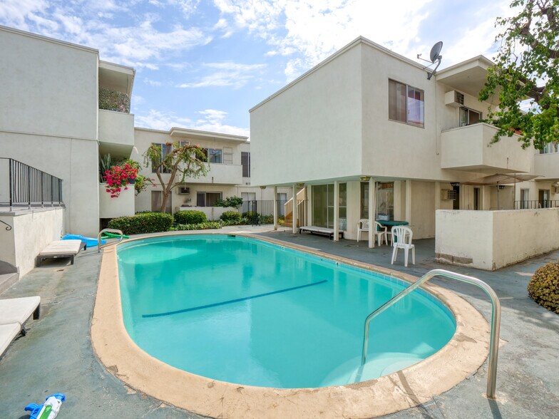 More Photos Of 10749 New Haven St, Sun Valley Apartments For Sale