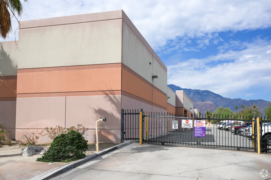 More Photos Of 1111 Bird Center Dr, Palm Springs Warehouse For Lease