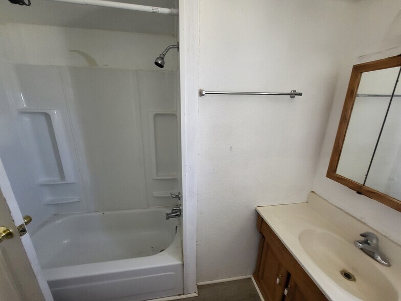 More Photos Of 521 Fairbanks St, Pahrump Self Storage For Sale