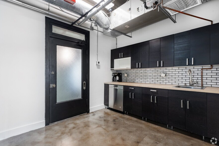 More Photos Of 448 S Hill St, Los Angeles Loft Creative Space For Lease