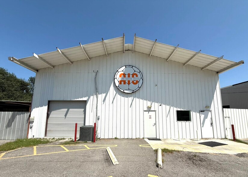 More Photos Of 703 Buschong St, Houston Manufacturing For Lease