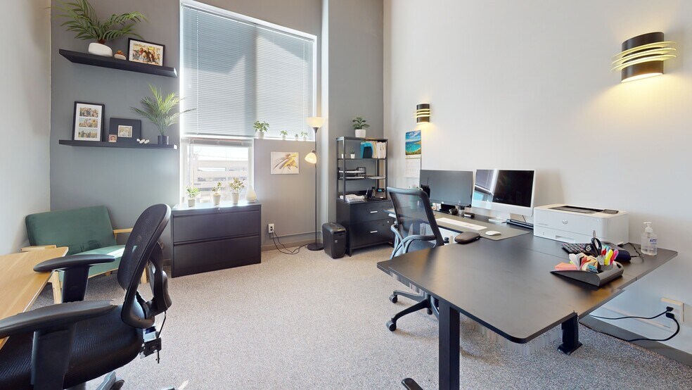 More Photos Of 22 E 2nd St, Duluth Storefront Retail Residential For Sale