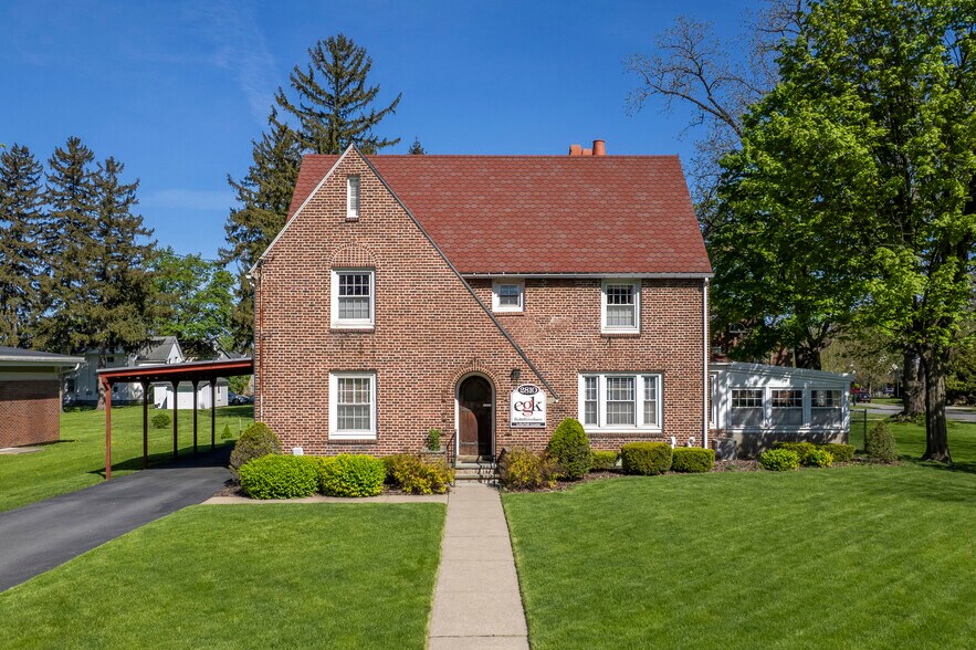 More Photos Of 2810 Genesee St, Utica Office For Sale
