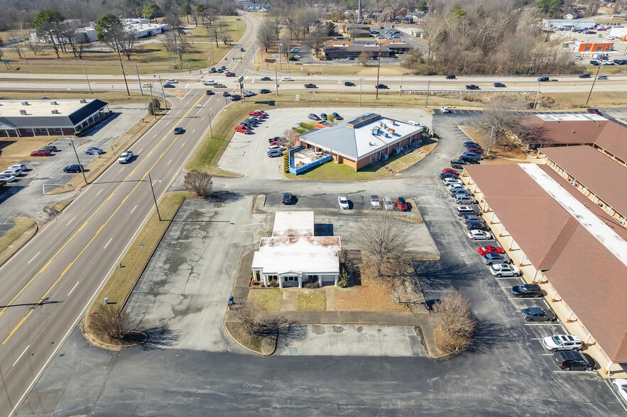 More Photos Of 385 N Parkway, Jackson Bank For Sale