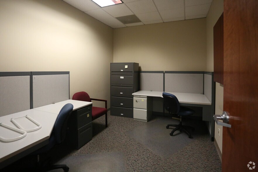 More Photos Of 2070 Little Hills Expy, Saint Charles Office For Sale