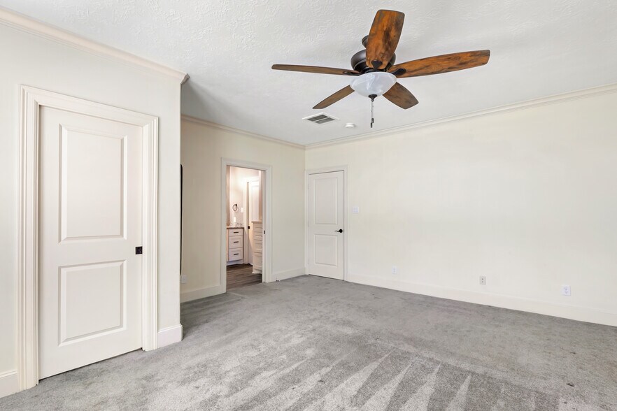 More Photos Of 203 Isaacks Rd, Humble Office For Lease