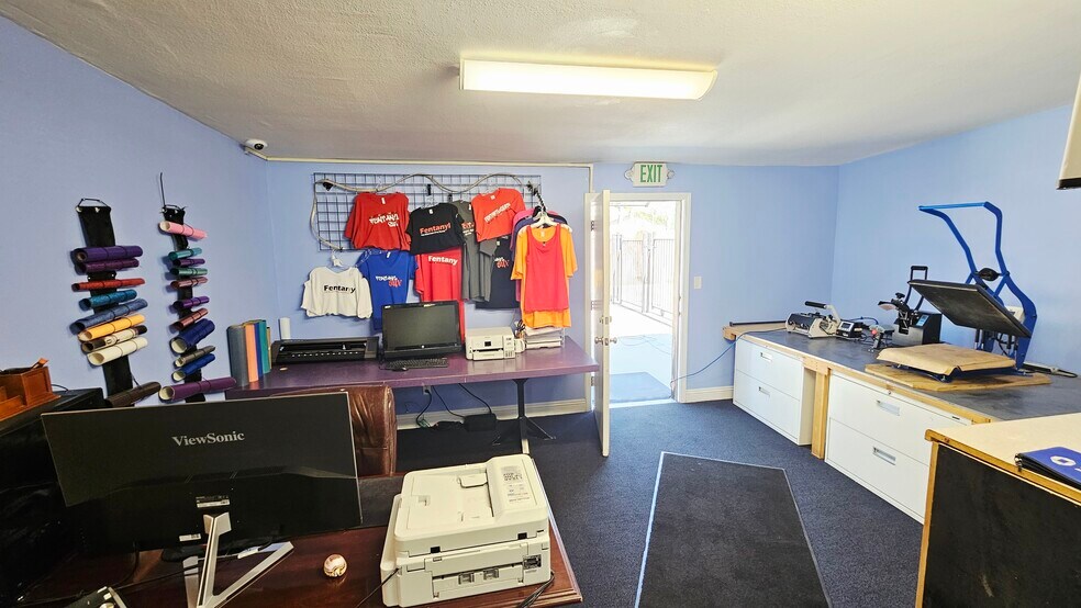 More Photos Of 306-308 Roberts Ln, Bakersfield Storefront Retail Residential For Sale